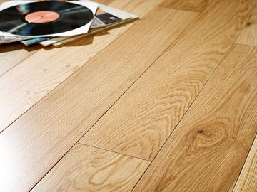 Picture of Engineered 150 Lacquered Oak 18/5mm x 150mm x R/L pack size 1.65 sqm