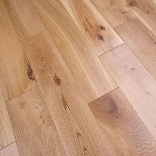 Traditional 125 x 18mm Solid Oak Lacquered